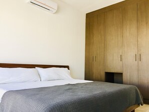 3 quartos, ferros/tábuas de passar roupa, Wi-Fi, roupa de cama