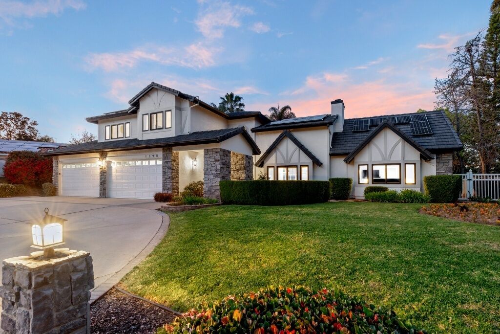 Family Getaway: Game Room/MiniGolf/Pool/ HotTub!