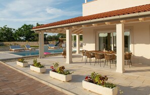Outdoor dining - Awesome home in Barban with sauna (Barban)