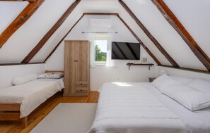 2 chambres, fer et planche à repasser, Wi-Fi gratuit, draps fournis