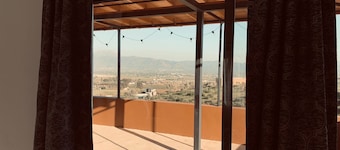 Fantastic Home Luxury Views within Minutes to Favorite Wineries