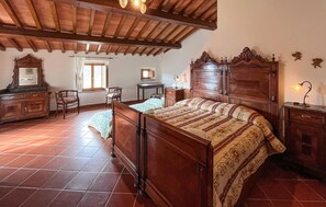 3 bedrooms, travel crib - 3 bedroom awesome home in Papiano (Papiano)