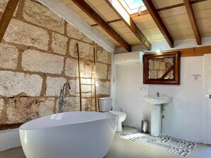 Dusch, hårtork och handdukar