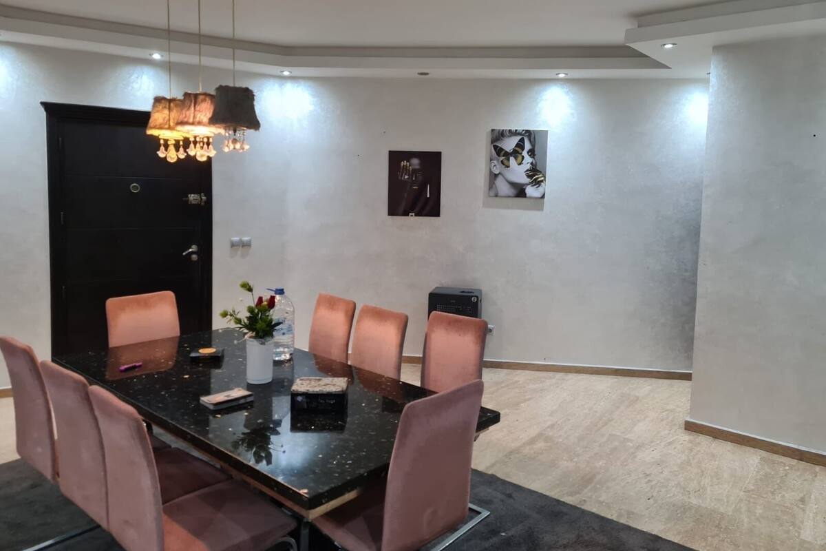 Classic Apartment | Ruang tamu | TV skrin rata