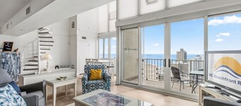 2 Story Penthouse 2504 The Quay Epic Views