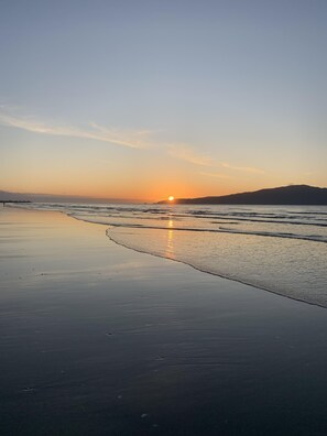 Am Strand, Liegestühle, Strandtücher