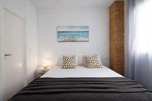 1 habitación, tabla de planchar con plancha, wifi gratis y ropa de cama 