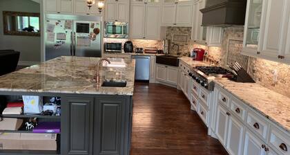 2024 Solar Eclipse Point of Totality! 4000 sq ft, 4 BR, 5 Bath, 3 acres