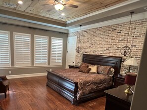 4 chambres, fer et planche à repasser, Wi-Fi, draps fournis