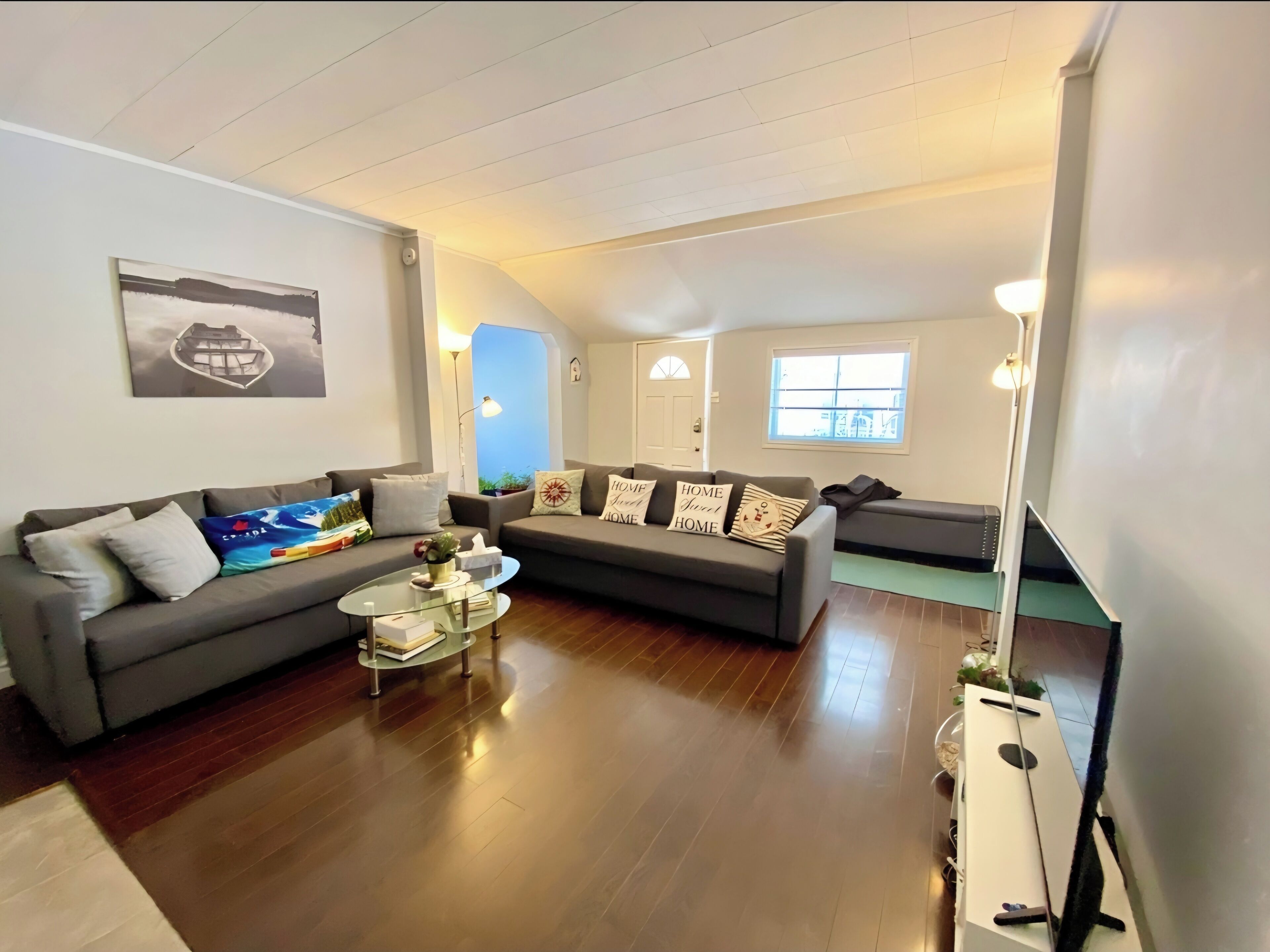 Smart TV y chimenea 