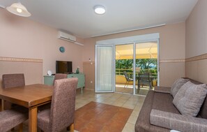 TV - Stunning apartment in Dramalj with WiFi (Dramalj)