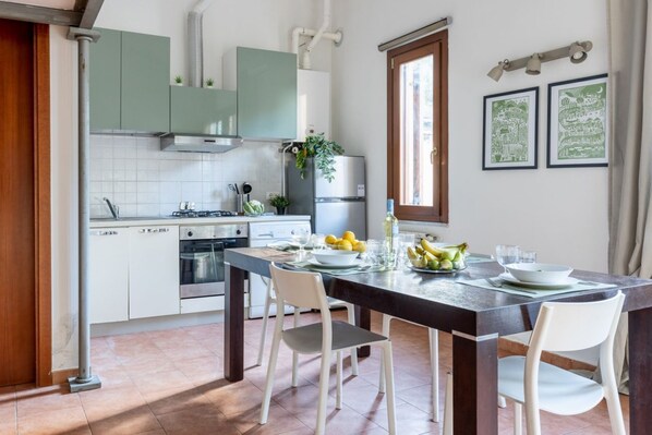 Fridge, oven, stovetop, toaster