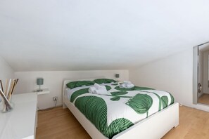 1 habitación, tabla de planchar con plancha, wifi y ropa de cama 