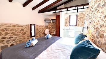 6 slaapkamers, een strijkplank/strijkijzer, gratis wifi, beddengoed