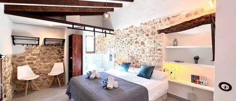 6 habitaciones, tabla de planchar con plancha y wifi gratis