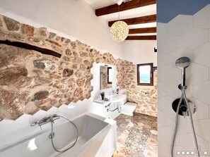Shower, towels