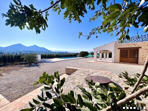 Terrace/patio - CASA BLANCA: rustic property for 14 people in La Xara – Garden, terrace, rural setting (La Xara)