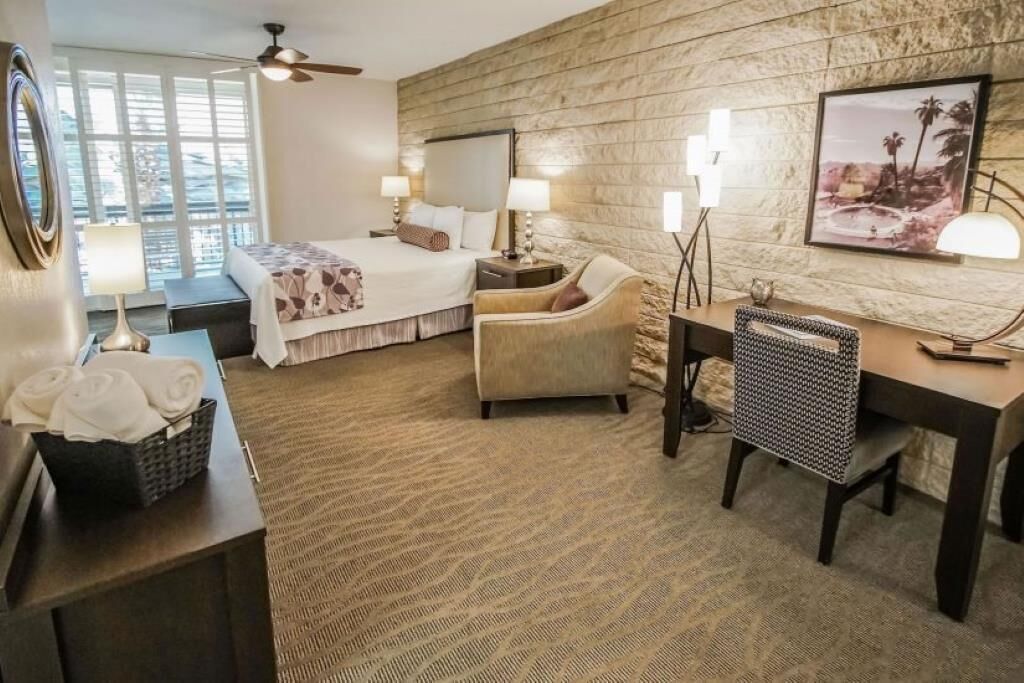 1 bedroom, desk, iron/ironing board, WiFi