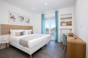 3 Schlafzimmer, Schreibtisch, Bügeleisen/Bügelbrett, Reisekinderbett