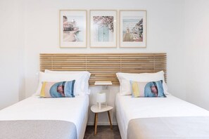 Room - Modern Family Apt in Sorrento with Views (Sorrento)