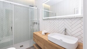 Unclassified image, 4 of 61, button - Modern Family Apt in Sorrento with Views (Sorrento)