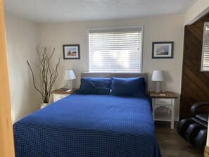 2 bedrooms, desk, free WiFi, bed sheets