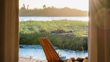 Waterfront King Dome | 1 bedroom, hypo-allergenic bedding, minibar, in-room safe