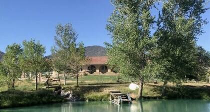Pet friendly, studio in Countryside by Harvey and Rifle Gap, farm fresh eggs