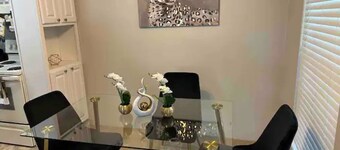 NEW Cozy & Luxe 2Bed Apt w/ patio and work space