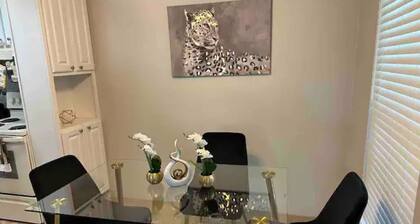 NEW Cozy & Luxe 2Bed Apt w/ patio and work space