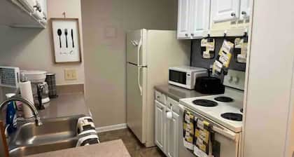 NEW Cozy & Luxe 2Bed Apt w/ patio and work space