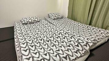 1 bedroom, iron/ironing board, travel cot, free WiFi