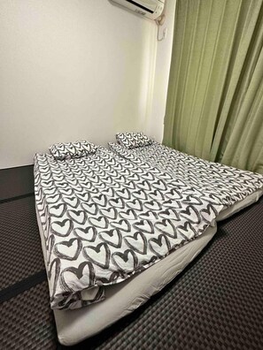 1 bedroom, iron/ironing board, travel cot, free WiFi