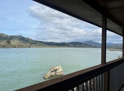 Studio Suite #38 River Front
