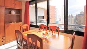 Dining - Beautiful apartment for 4 guests with pool, WIFI, A/C, TV and pets allowed (Benidorm)