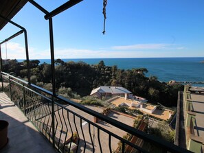 Property grounds - Beautiful apartment for 5 guests with WIFI, TV and balcony (Moneglia)