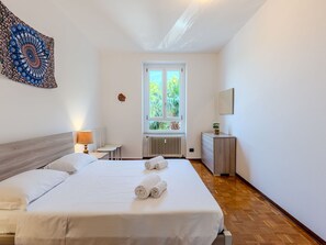1 habitación y cuna de viaje 