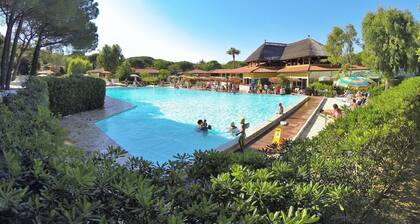 Beautiful private villa for 6 guests with A/C, pool, WIFI and terrace