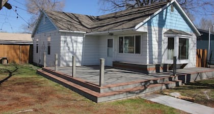 Quiet neighborhood, relaxing wrap around deck with fire pit. Short walk to town.