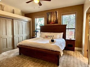 3 bedrooms, desk, iron/ironing board, travel cot