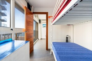 1 quarto, Wi-Fi de cortesia, roupa de cama