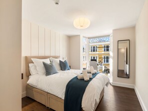 2 bedrooms, iron/ironing board, WiFi, bed sheets - Apartment 295 - Clifden - sleeps 5 guests  in 2 bedrooms (Clifden)