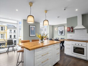 Fridge, microwave, oven, dishwasher - Apartment 295 - Clifden - sleeps 5 guests  in 2 bedrooms (Clifden)