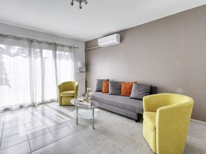 TV - bonnegrace by Interhome (Six Fours)