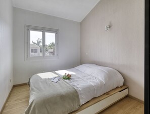 2 bedrooms, iron/ironing board, WiFi - bonnegrace by Interhome (Six Fours)