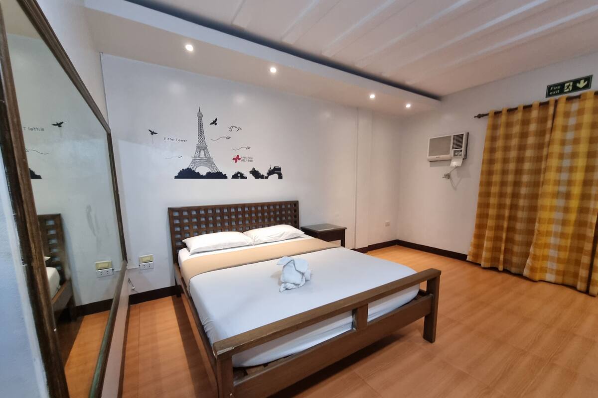 Deluxe Double Room | Desk, laptop workspace, WiFi (free)