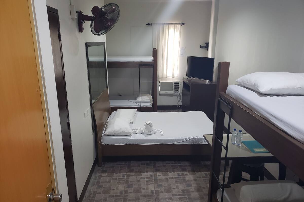 Basic Shared Dormitory, Mixed Dorm | Desk, laptop workspace, WiFi (free)
