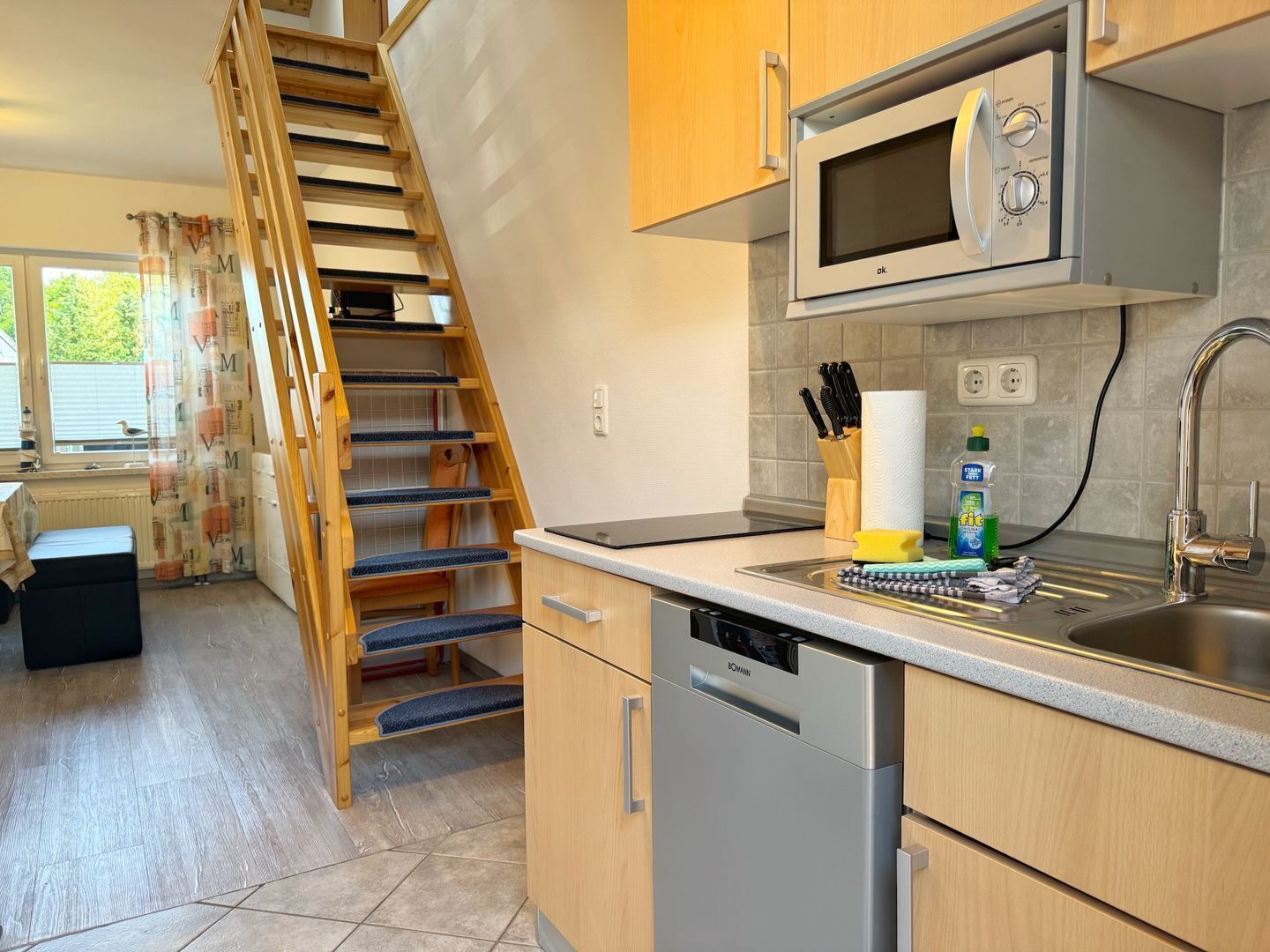 Fridge, microwave, stovetop, dishwasher