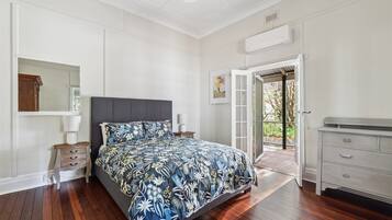 2 bedrooms, iron/ironing board, travel cot, WiFi