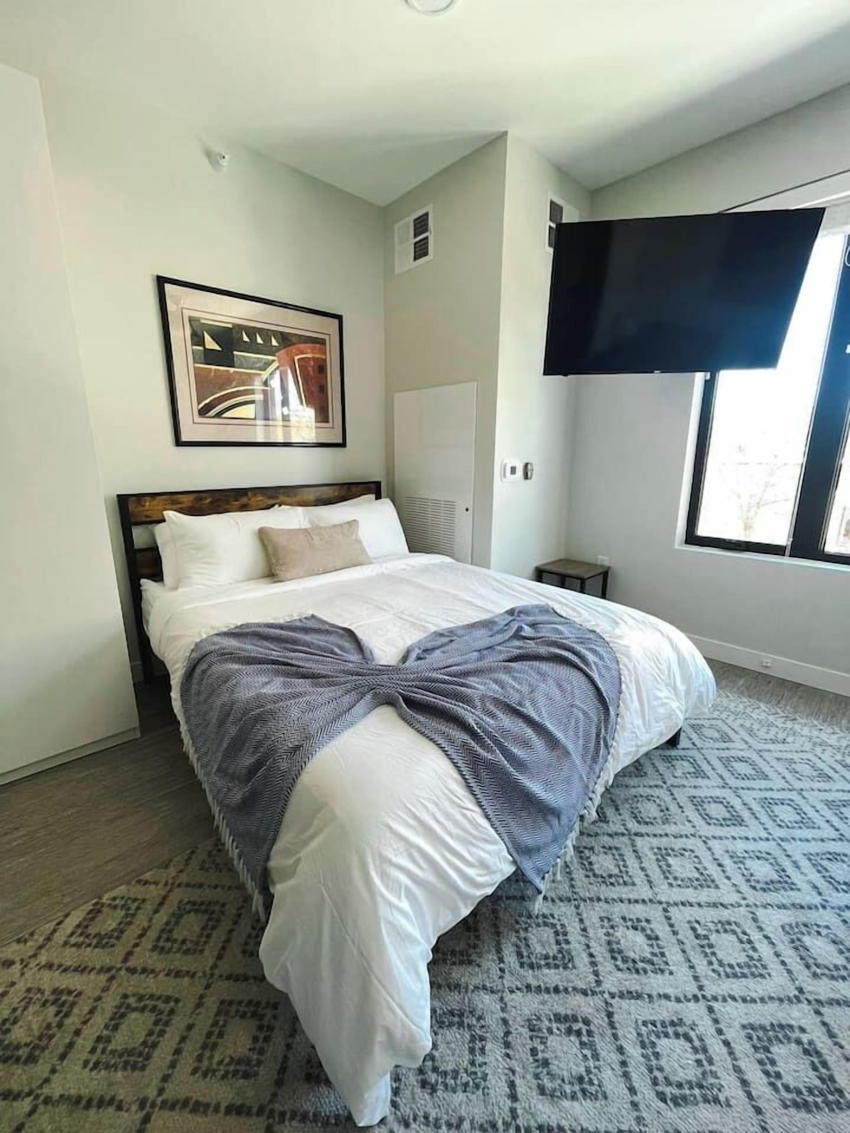 Desk, iron/ironing board, free WiFi, bed sheets